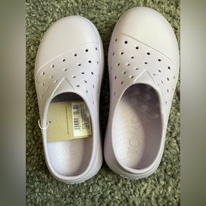 Tom’s alpargata mallow mule molded size W7 M5 in light orchid. NWT